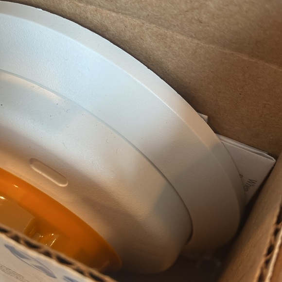 NIB System Sensor Photoelectric Smoke Detector with Plug-In Base - Picture 3 of 3